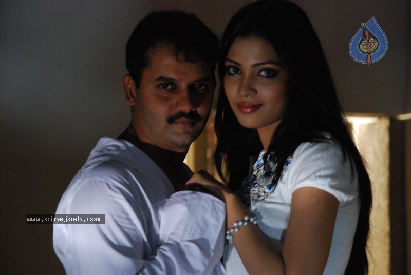 Varaprasad & Pottiprasad Movie Stills - 131 / 176 photos