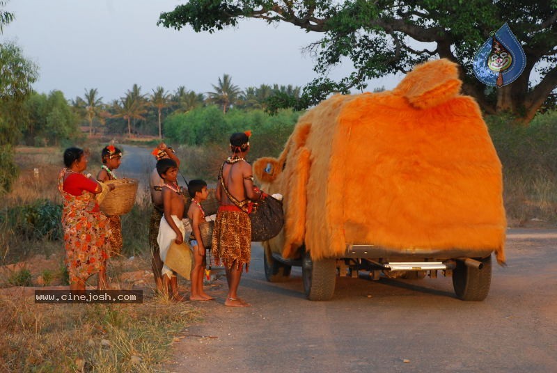 Varaprasad & Pottiprasad Movie Stills - 158 / 176 photos