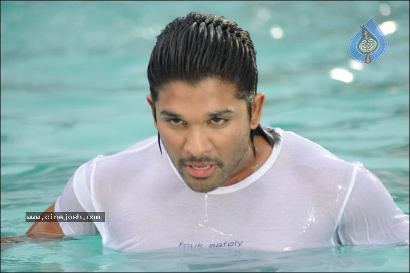 Vedam Movie Song Stills - 24 / 28 photos