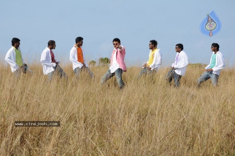 Colourful stills - Venkatesh,Trisha - Namo Venkatesa - 22 / 59 photos