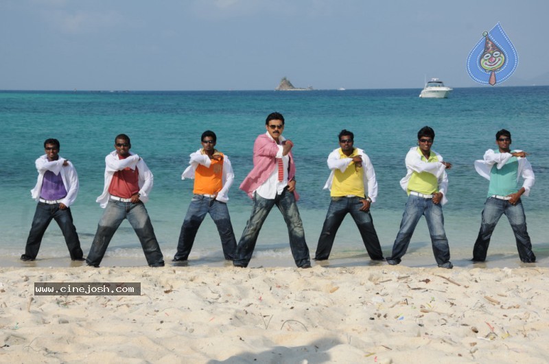 Colourful stills - Venkatesh,Trisha - Namo Venkatesa - 23 / 59 photos