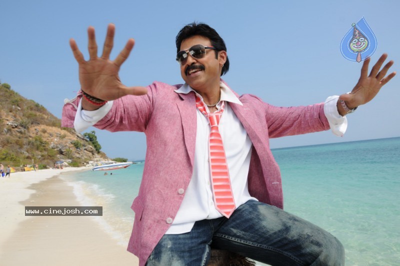 Colourful stills - Venkatesh,Trisha - Namo Venkatesa - 28 / 59 photos