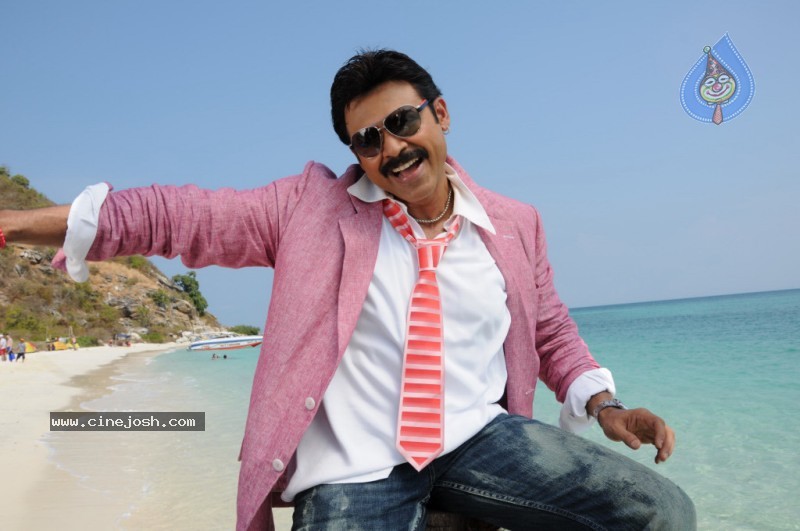 Colourful stills - Venkatesh,Trisha - Namo Venkatesa - 43 / 59 photos