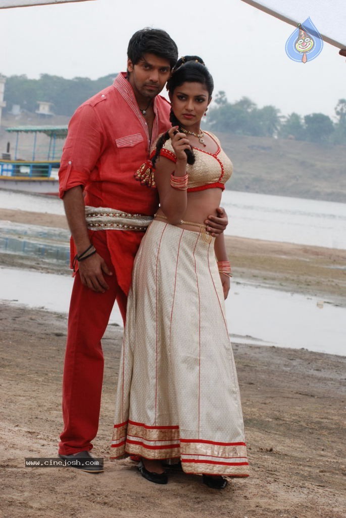 Vettai Tamil Movie Hot Stills - 39 / 39 photos