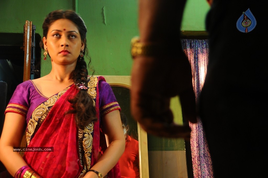 Vidiyamoon Movie Stills - 38 / 58 photos