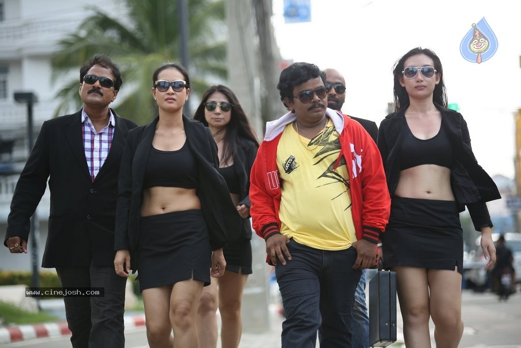 Vinodam 100 Percent Movie Stills - 21 / 30 photos