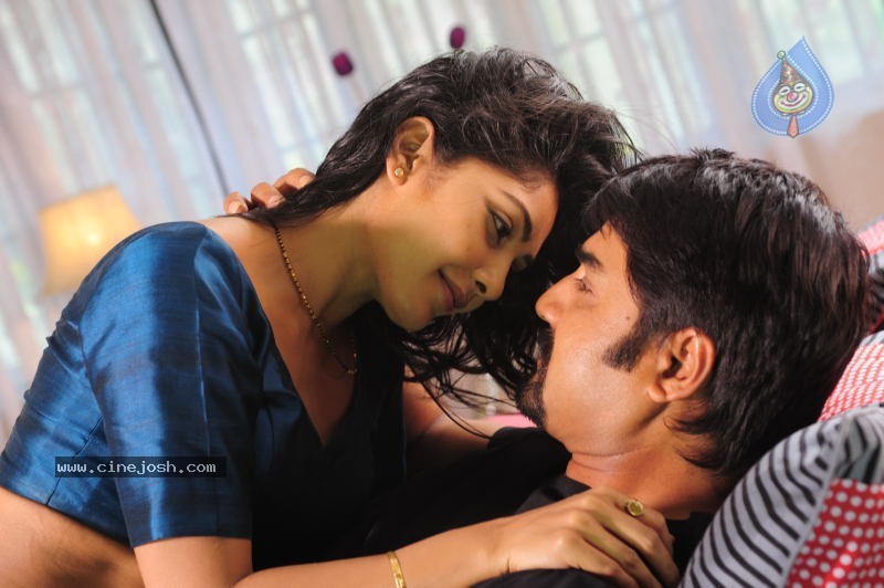 Virodhi Movie Stills - 37 / 79 photos