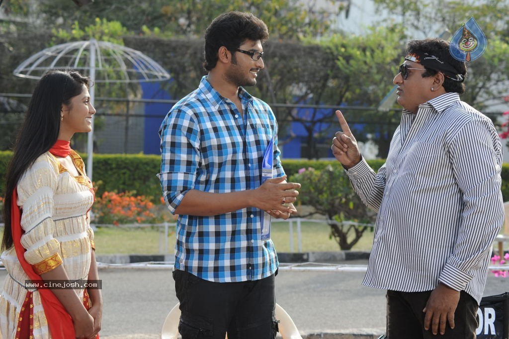 Writer Movie Stills - 7 / 22 photos