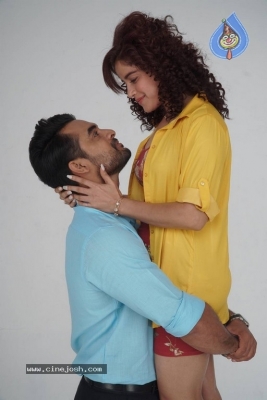 Abhiyum Anuvum Movie Stills - 33 of 60