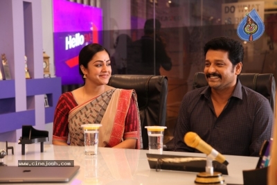 Kaatrin Mozhi Movie Stills - 4 of 11