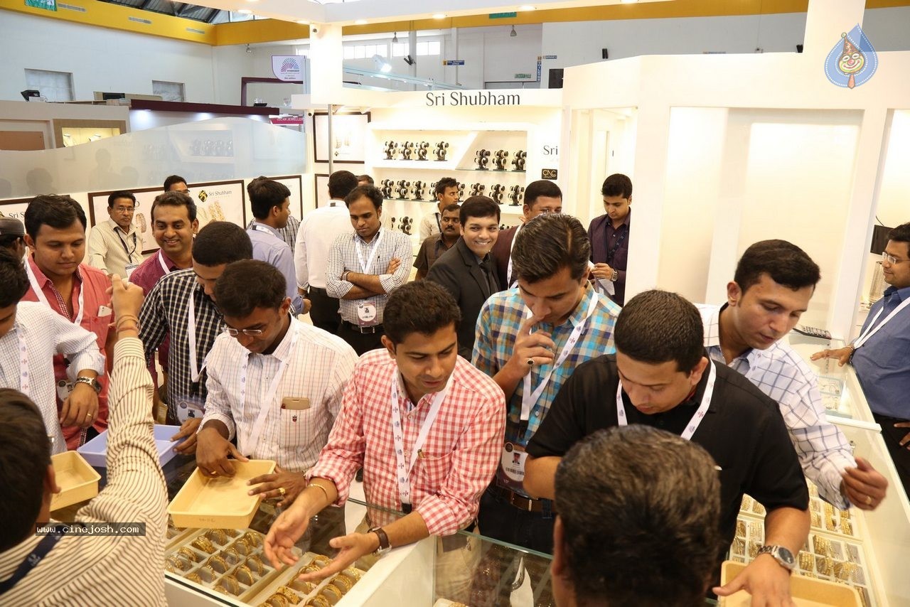 8th Hyderabad Jewellery n Gem Fair - 22 / 109 photos