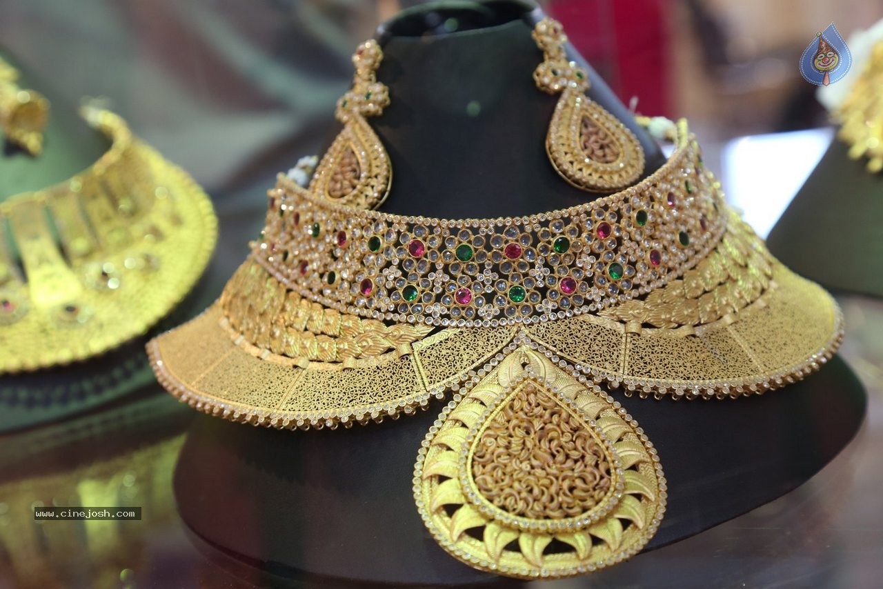 8th Hyderabad Jewellery n Gem Fair - 37 / 109 photos