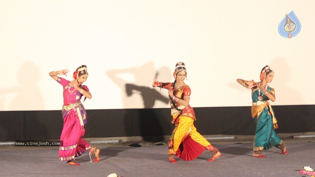 Haleem Khan's Thanksgiving Dance Show - 24 / 36 photos