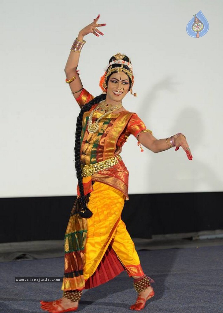 Haleem Khan's Thanksgiving Dance Show - 34 / 36 photos