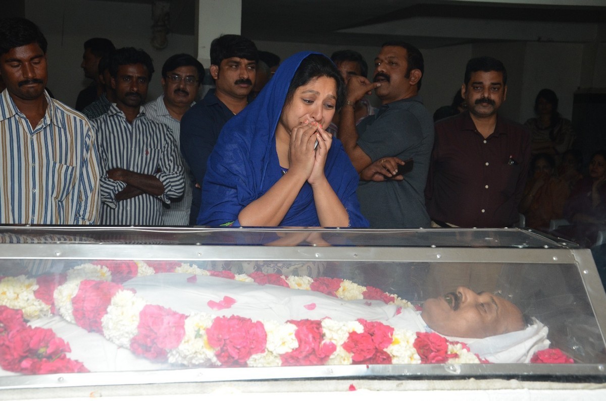 Ahuti Prasad Condolences Photos - 69 / 129 photos