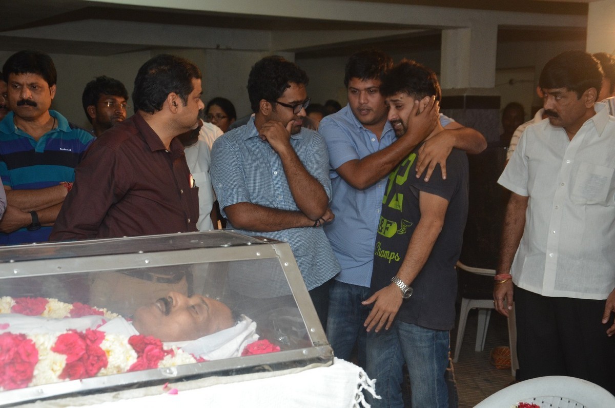 Ahuti Prasad Condolences Photos - 80 / 129 photos