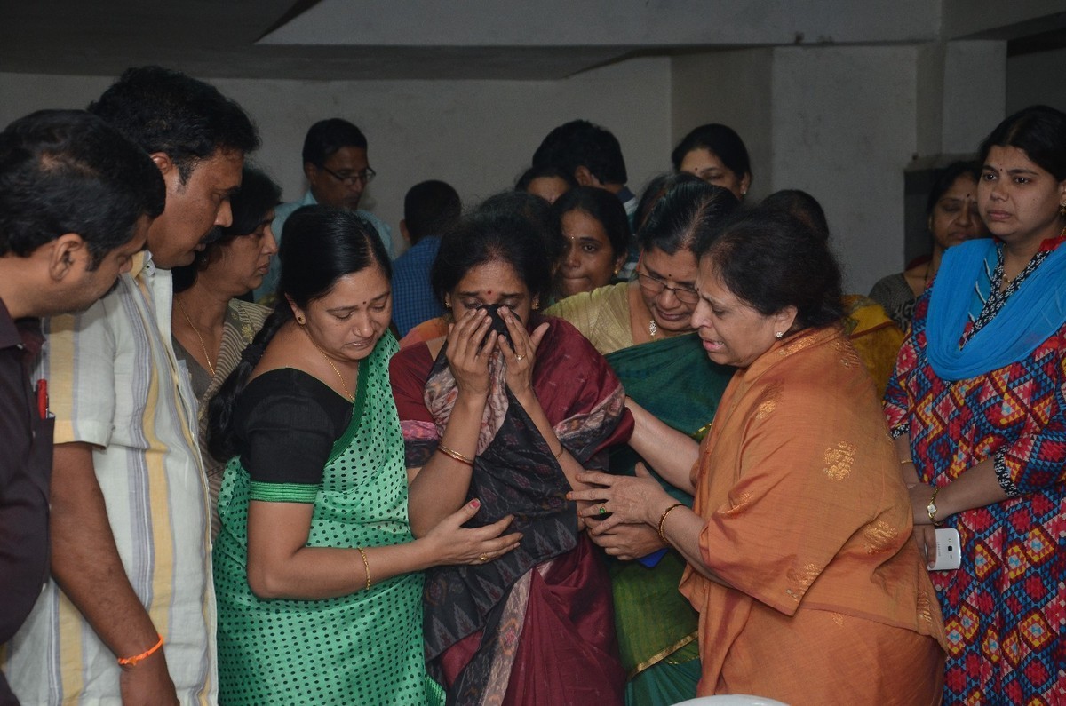 Ahuti Prasad Condolences Photos - 123 / 129 photos