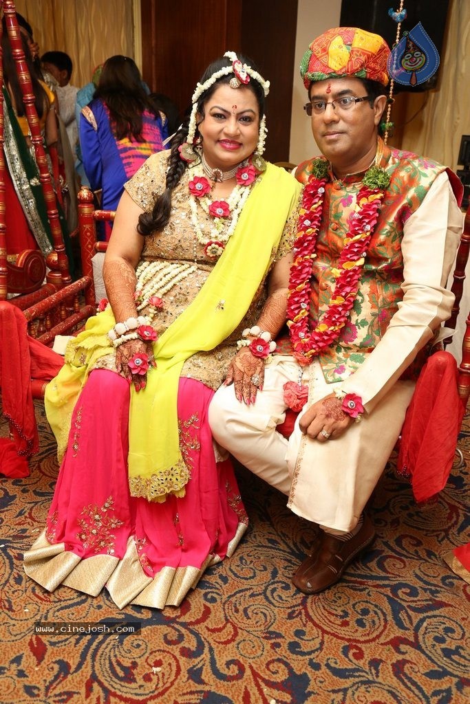 Alok Nahata and Sashi Nahata 25th Wedding Anniversary  - 105 / 128 photos