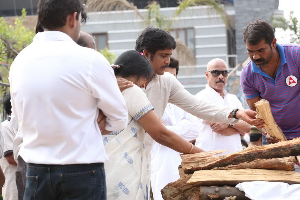 ANR Cremation Photos 01  - 1 / 493 photos