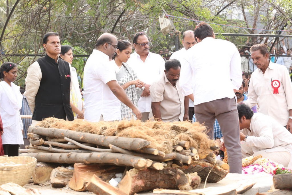 ANR Cremation Photos 01  - 434 / 493 photos