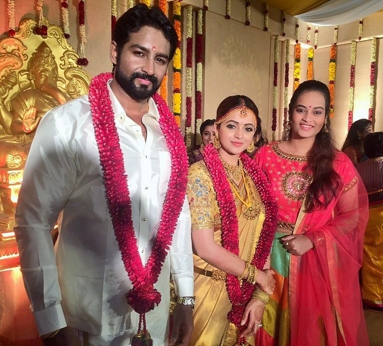 Bhavana Wedding Pics - 3 / 10 photos