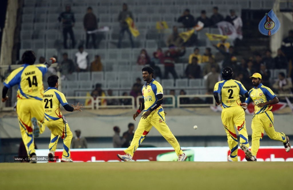 CCL4 Bhojpuri Dabanggs Vs Chennai Rhinos Match Photos - 70 / 168 photos