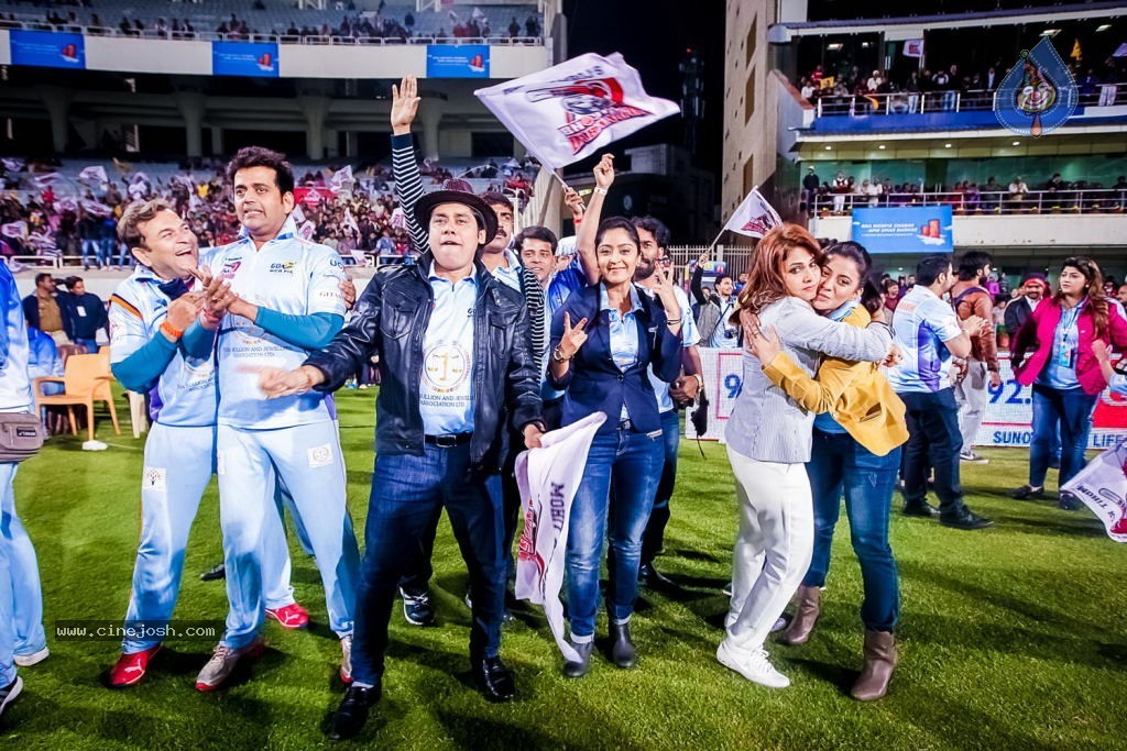 CCL4 Bhojpuri Dabanggs Vs Chennai Rhinos Match Photos - 77 / 168 photos