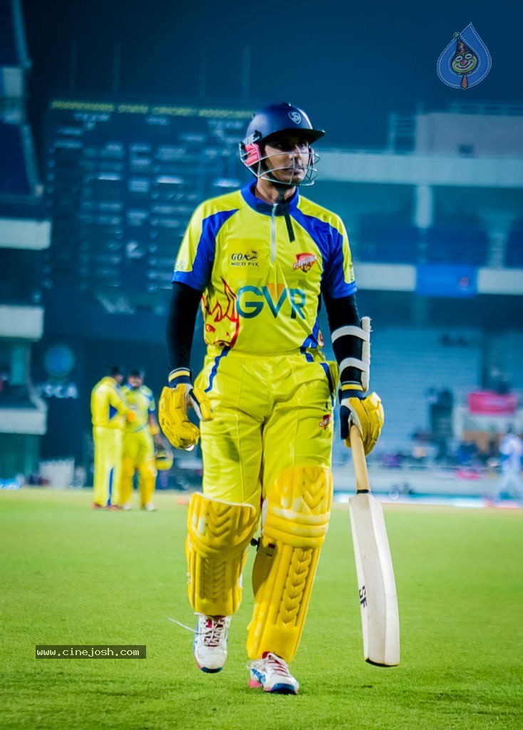 CCL4 Bhojpuri Dabanggs Vs Chennai Rhinos Match Photos - 136 / 168 photos