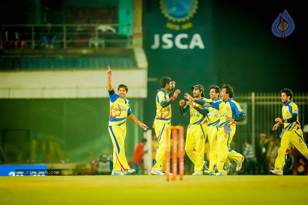 CCL4 Bhojpuri Dabanggs Vs Chennai Rhinos Match Photos - 145 / 168 photos