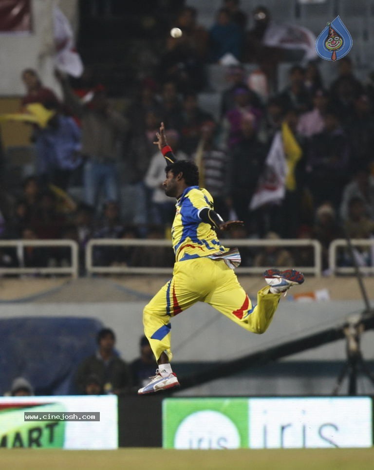 CCL4 Bhojpuri Dabanggs Vs Chennai Rhinos Match Photos - 152 / 168 photos