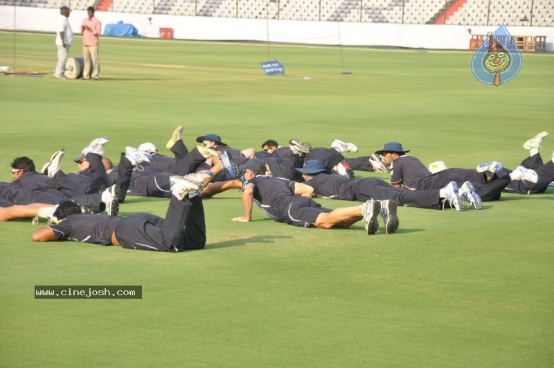 Deccan Chargers Practicing Photos - 1 / 100 photos