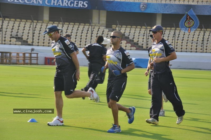 Deccan Chargers Practicing Photos - 27 / 100 photos