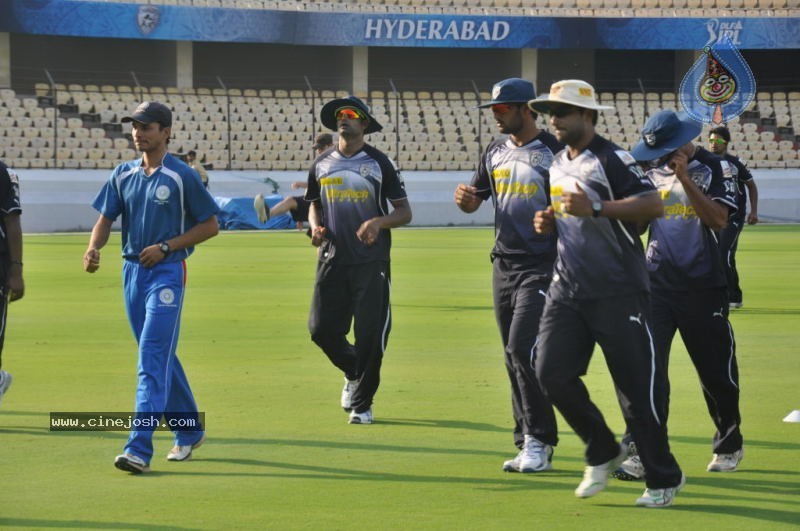 Deccan Chargers Practicing Photos - 44 / 100 photos