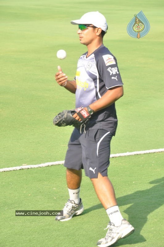 Deccan Chargers Practicing Photos - 75 / 100 photos