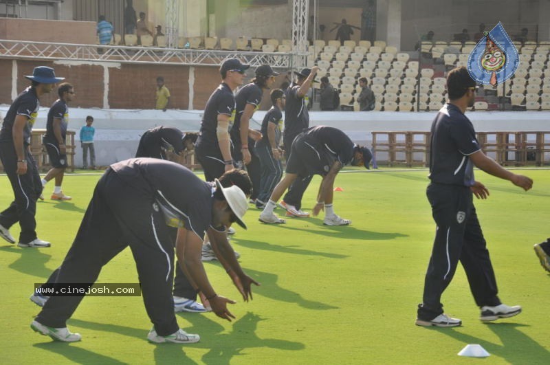 Deccan Chargers Practicing Photos - 89 / 100 photos