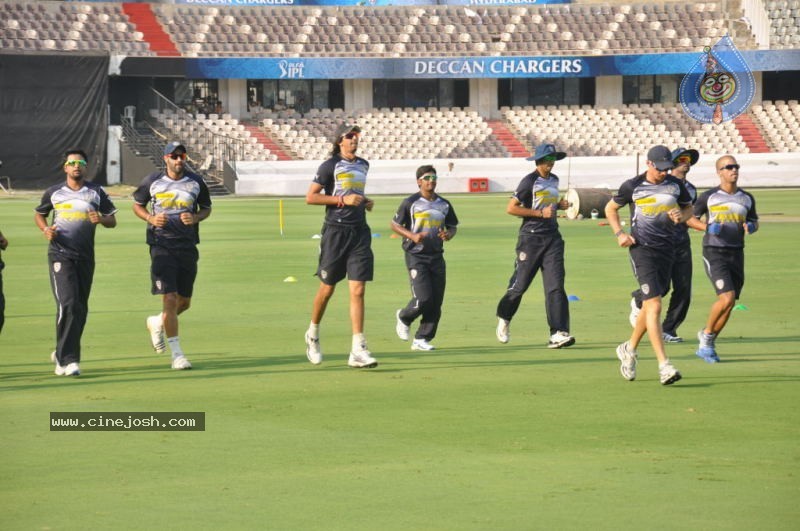 Deccan Chargers Practicing Photos - 90 / 100 photos