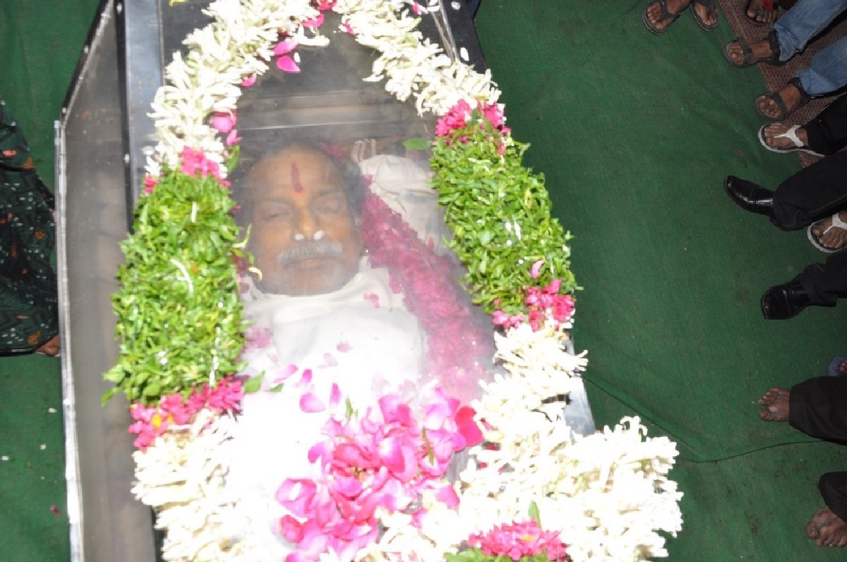 Dharmavarapu Condolences Photos - 13 / 179 photos