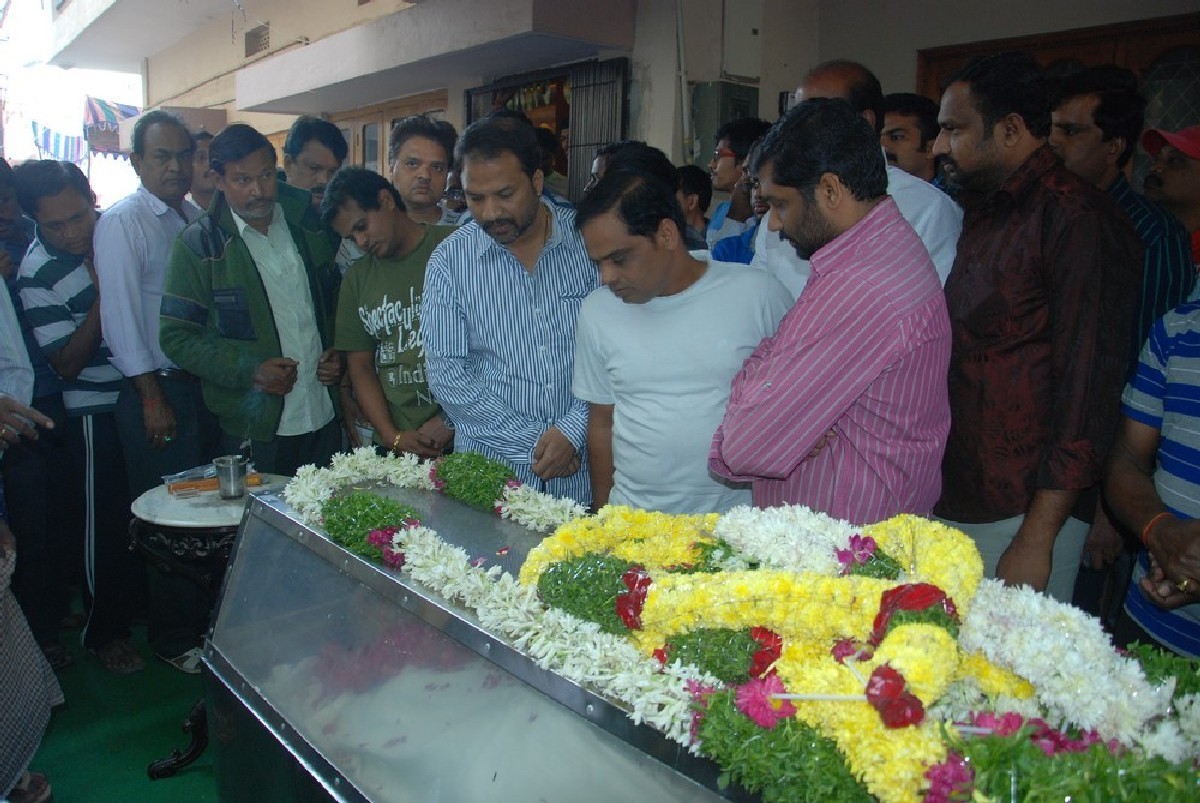 Dharmavarapu Condolences Photos - 19 / 179 photos