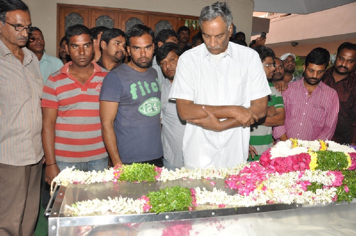 Dharmavarapu Condolences Photos - 73 / 179 photos