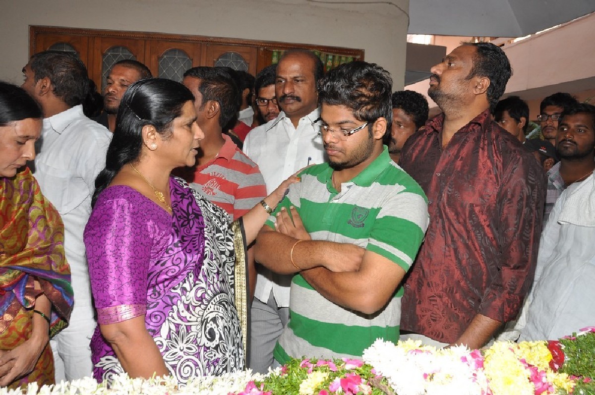 Dharmavarapu Condolences Photos - 77 / 179 photos