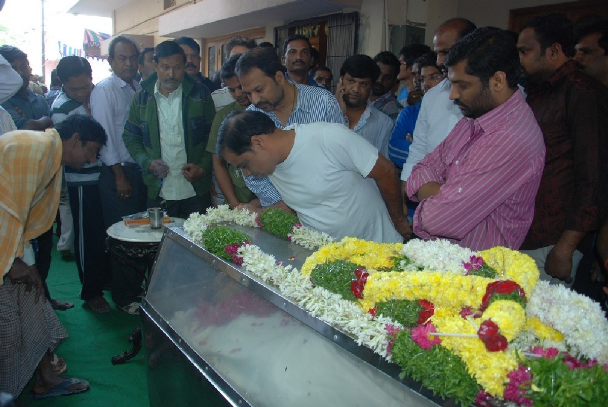 Dharmavarapu Condolences Photos - 92 / 179 photos