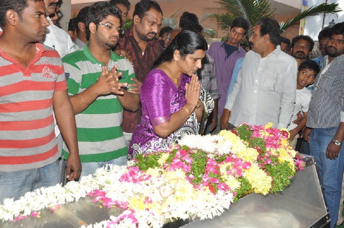 Dharmavarapu Condolences Photos - 101 / 179 photos