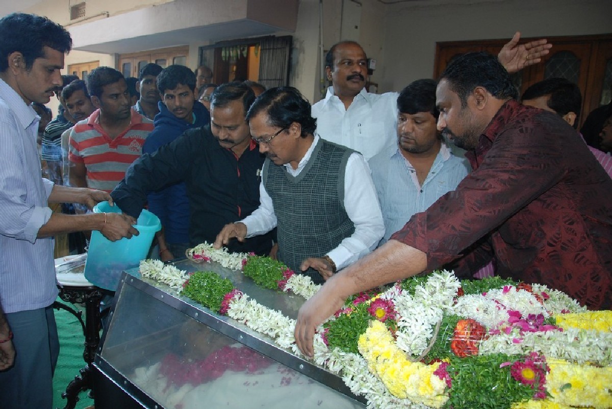 Dharmavarapu Condolences Photos - 115 / 179 photos