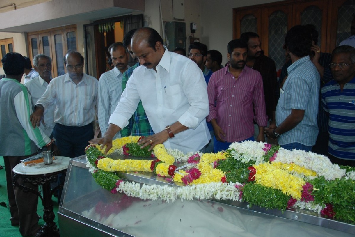 Dharmavarapu Condolences Photos - 129 / 179 photos