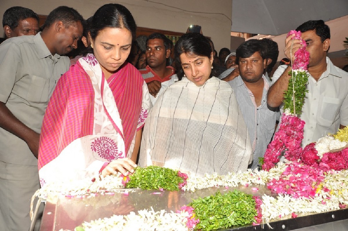 Dharmavarapu Condolences Photos - 139 / 179 photos