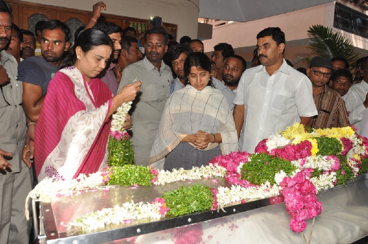 Dharmavarapu Condolences Photos - 160 / 179 photos