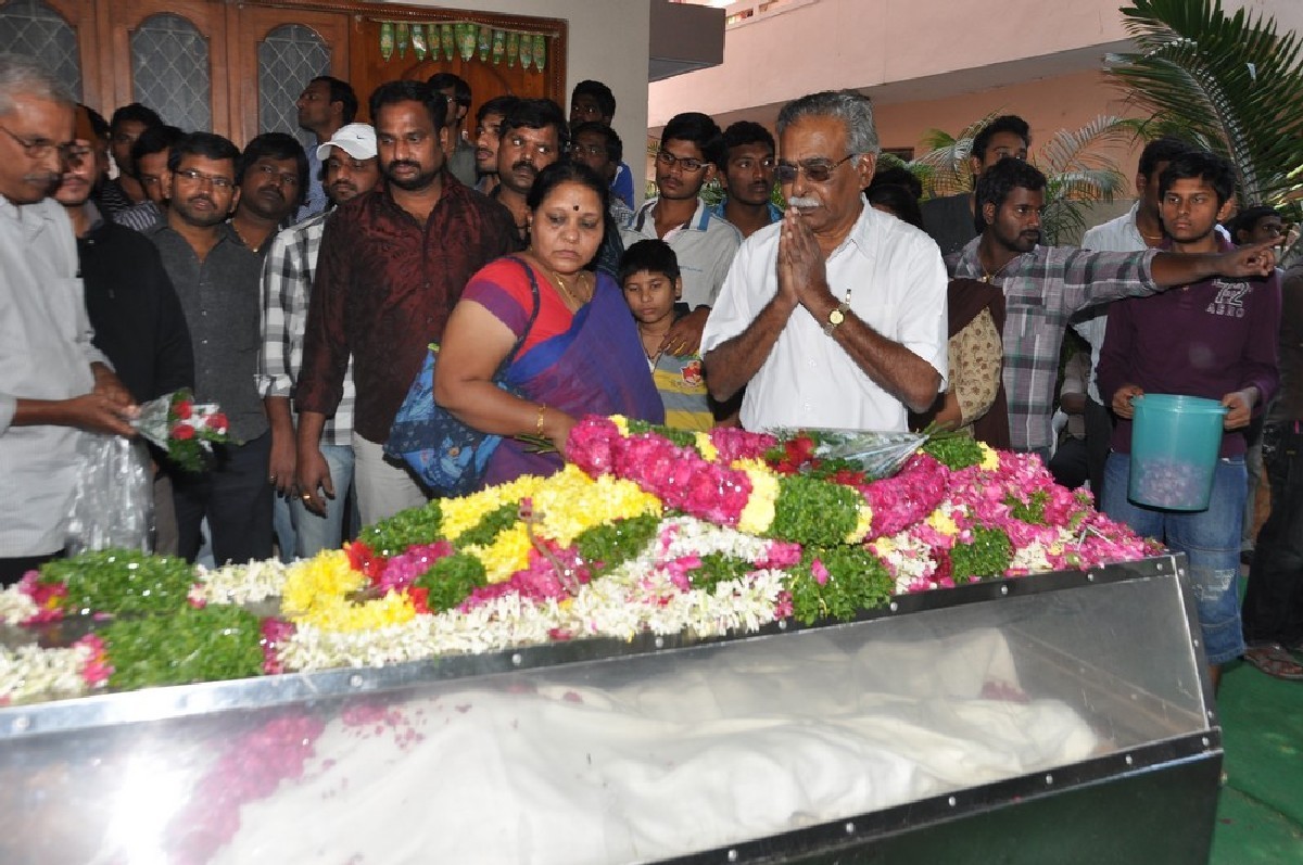 Dharmavarapu Condolences Photos - 176 / 179 photos