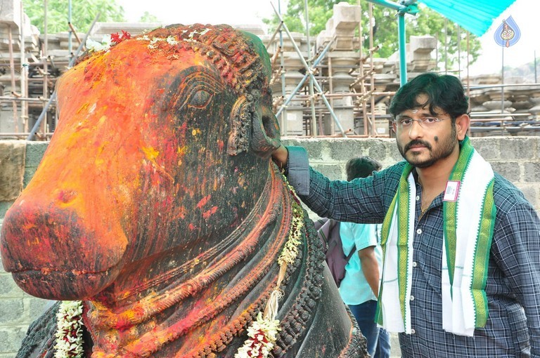 Dynamite Team at Warangal Thousand Pillar Temple - 32 / 36 photos