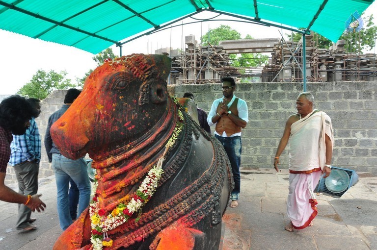 Dynamite Team at Warangal Thousand Pillar Temple - 36 / 36 photos