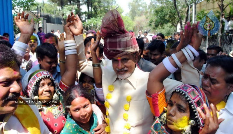 Holi Celebrations in Hyderabad - 23 / 76 photos